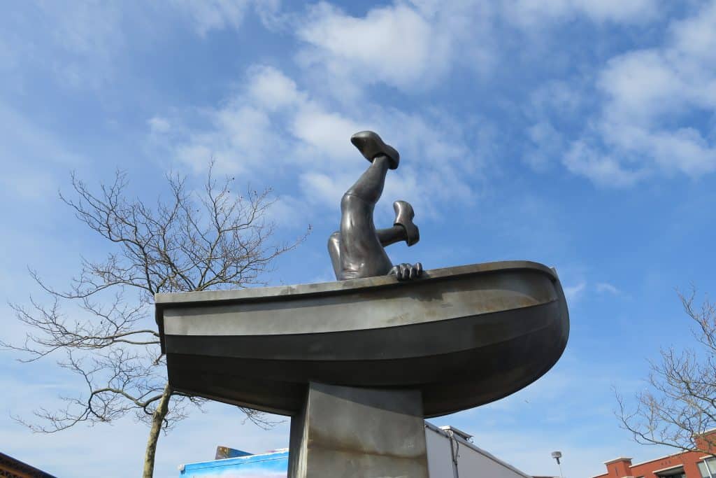 Standbeeld Keteltje Marktplein Wormerveer, Cor Bruijn