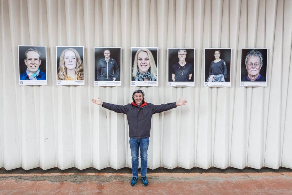 Ruben Timman, de fotograaf van Gelukkig Zaans, die de foto's graag wil toevoegen aan zijn museum Humanity Foto: Marjolein Oostingh en Ruben Timman | Nowords.nl