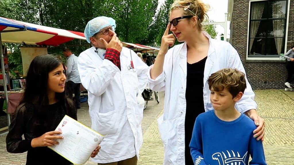 Sara, professor, assistent Niche, Oscar op de Zaanse kinderboekenmarkt 2018 foto Sarah Vermoolen