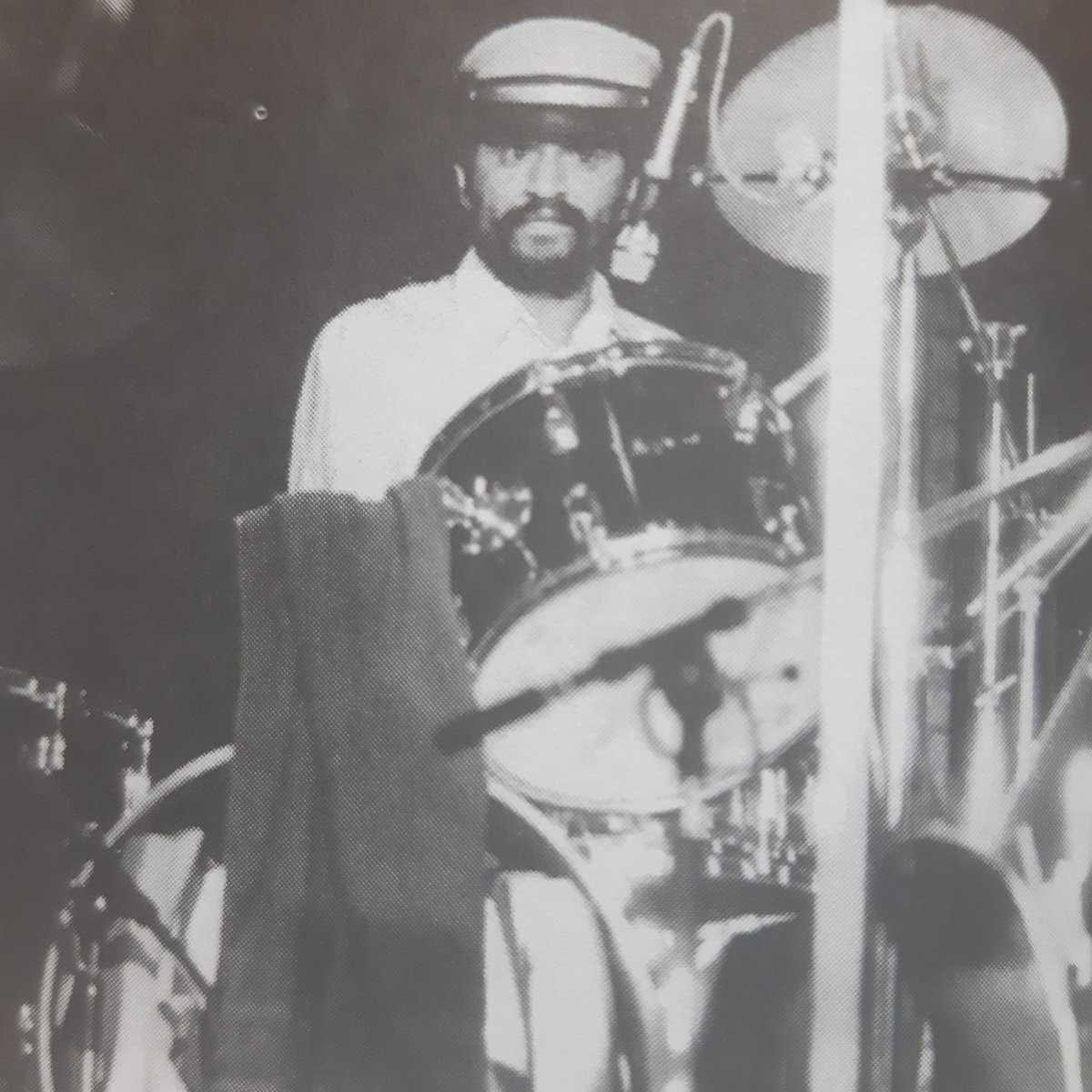 5.-Anis-als-drummer-1983